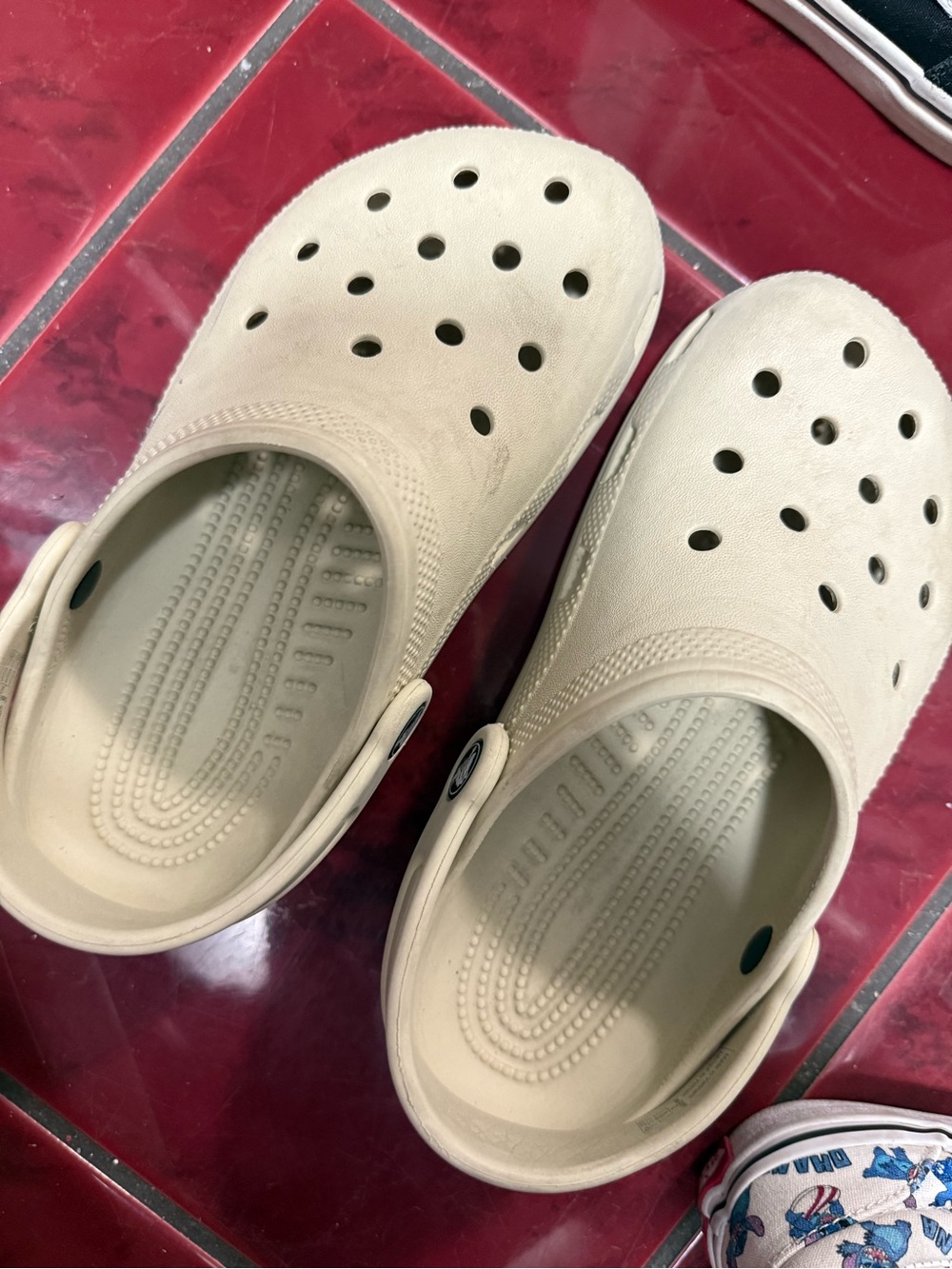 CROCS Kids Classic Clog in Cream